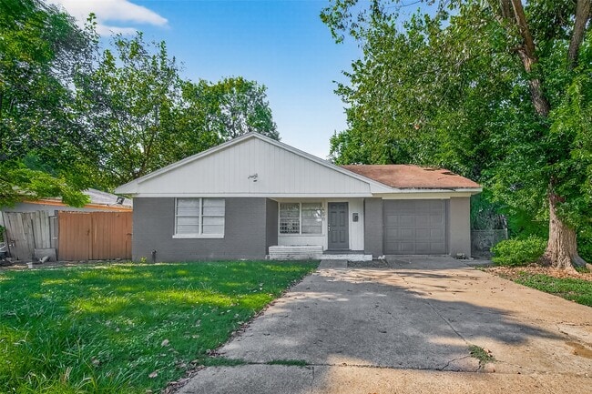 Photo - 450 Glenburnie Dr