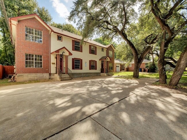 Photo - 910 Keith Ln