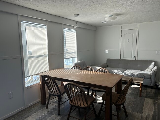 Photo - 403 NW Park St