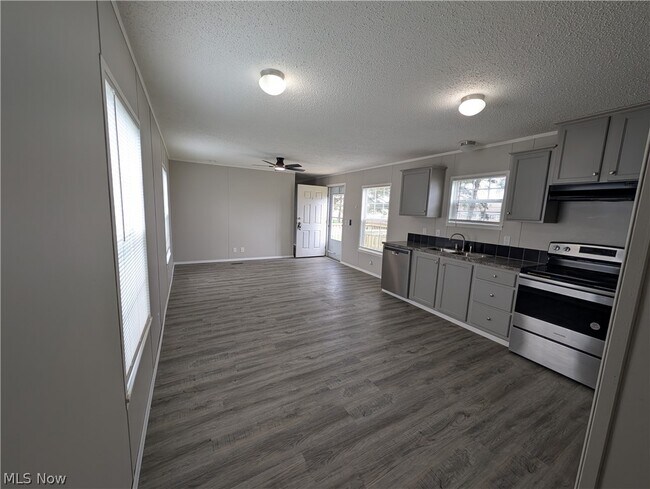 Photo - 135 Kenny Brook Ln