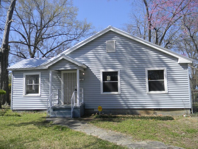 Building Photo - 312 25th St SW Rental