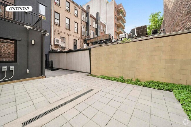 Building Photo - 317 W 51st St Rental