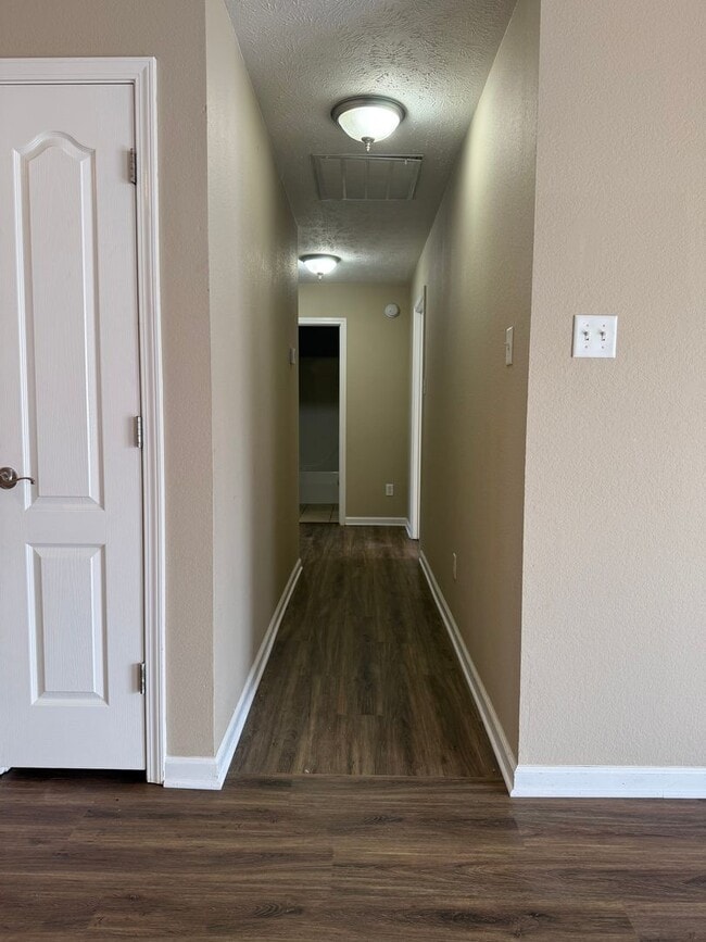 Photo - 2404 Canterbury Ct