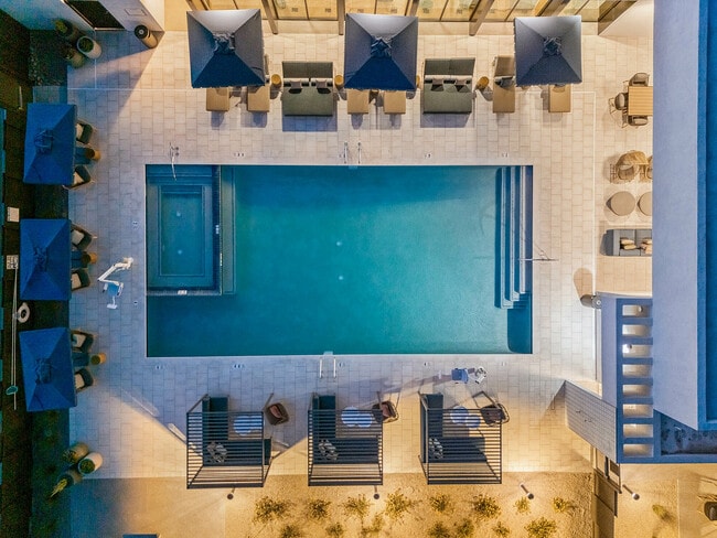 2121 - Pool - 2121 Apartments