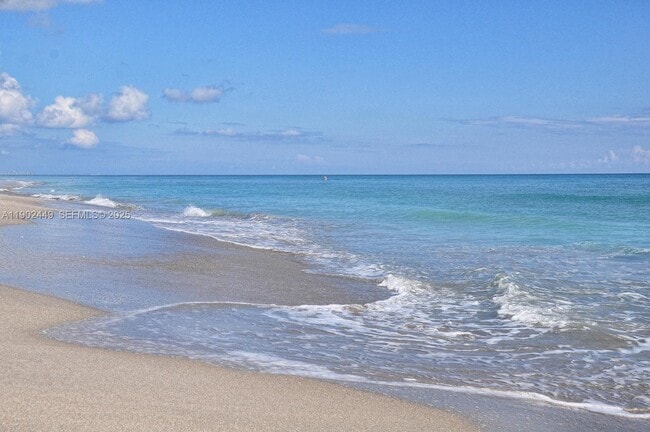 Building Photo - 290 Celestial Way Unit 2