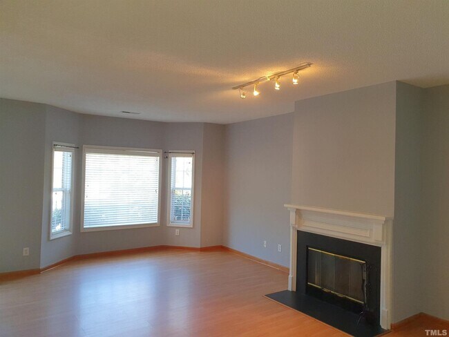 Photo - 304 Silverberry Court - Bev Roberts Rental...