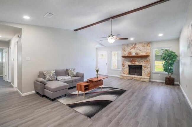 Photo - 2121 Trede Dr