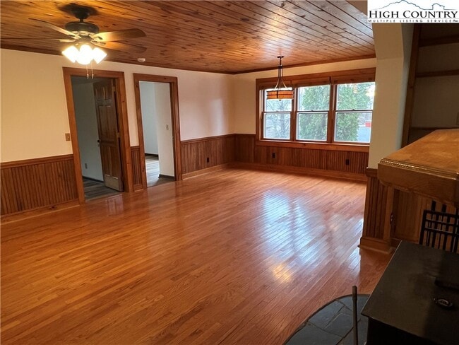 Photo - 157 Cliff Ln