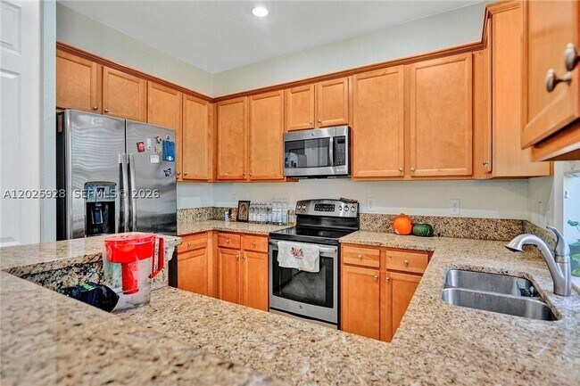 821 E Village Cir