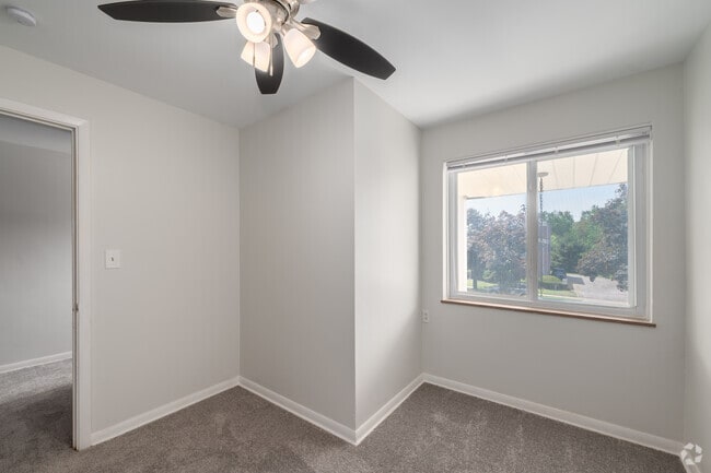 Town Home - 3BD, 1.5BA - 1,168SF - Third Bedroom