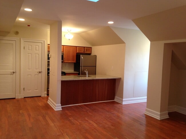 Photo - 2501 Christian St Unidad 302