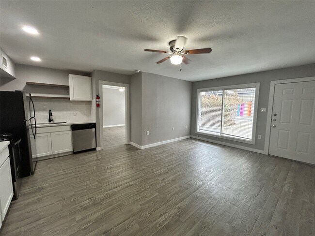 Photo - 219 Marshall St Unit 113