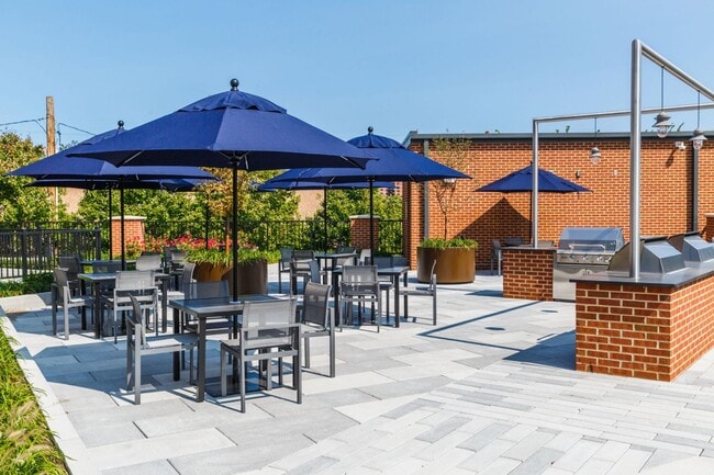 Building Photo - One Ten Enclave Unit 516