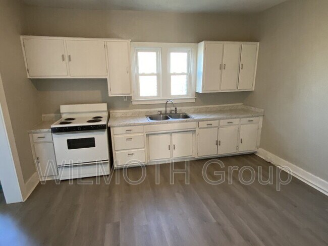 Photo - 510 W 5th St Casa