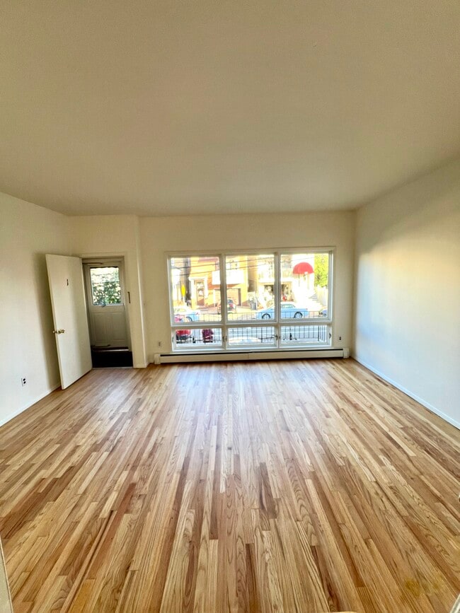 Photo - 233 Cambridge Ave Unidad 1