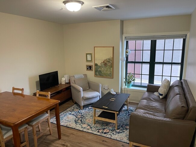 Photo - 10 Florence St Unit 200