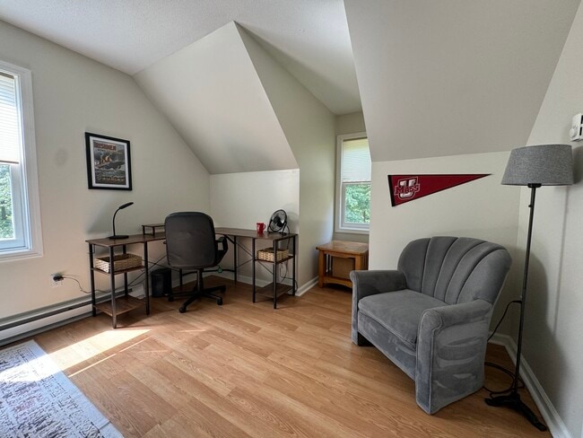 Photo - 8 Charles Ln