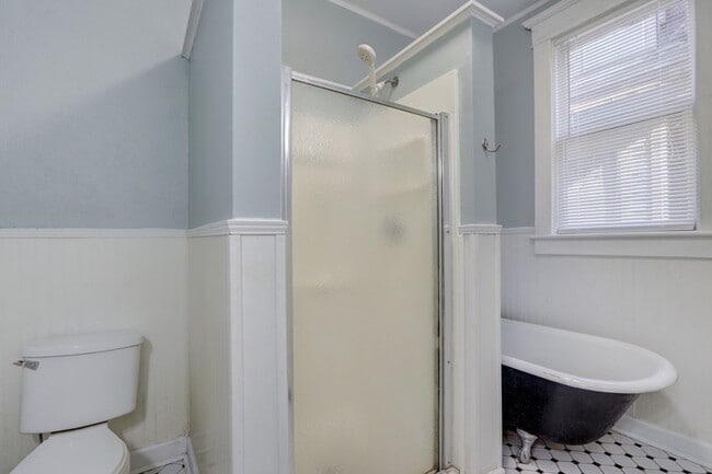 Photo - 631 W 37th St Unit Apartment A