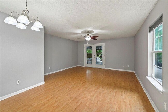 3001 Oak Park Ct