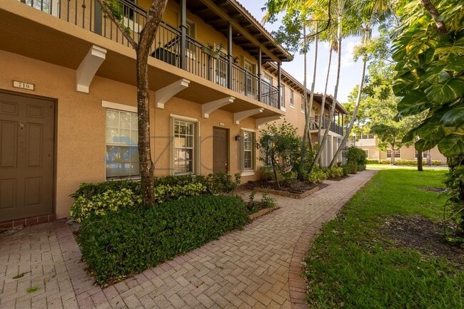 Photo - 708 SW 147th Ave