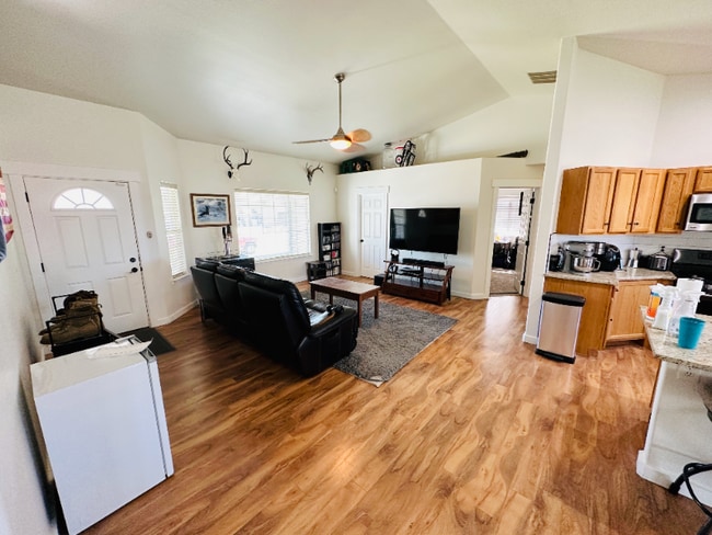 Photo - 1560 Peregrine Dr