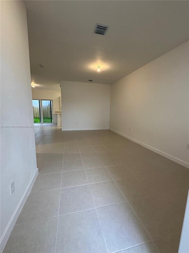 Photo - 2546 SE 27th Dr