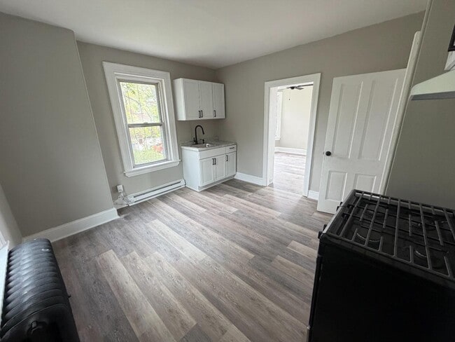 Photo - 106 N 9th St