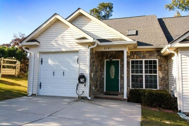 Photo - 2101 Reserve Ln