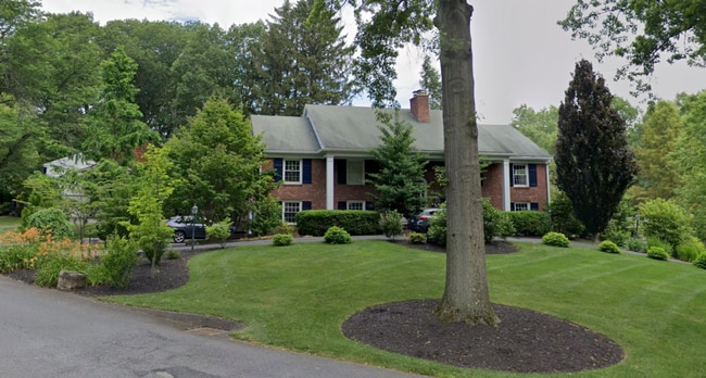 Building Photo - Gorgeous 4 Bed, 3 Bed House for Rent in Me...