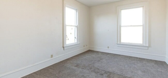 Building Photo - 7 Westmoor Dr Unit 2