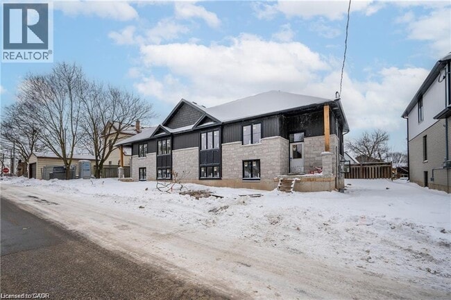 Photo - 18 Hincks St Unit B