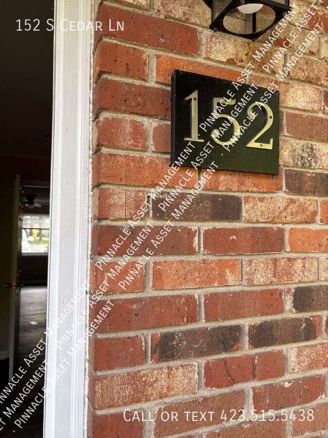 Photo - 152 S Cedar Ln