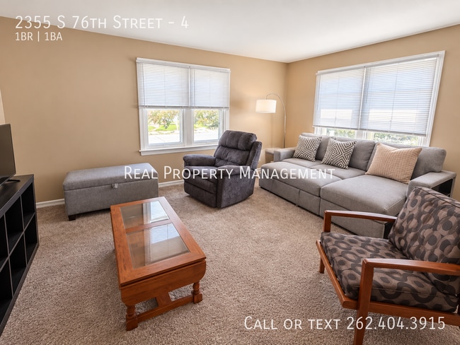 Building Photo - 2355 S 76th St Unit 4