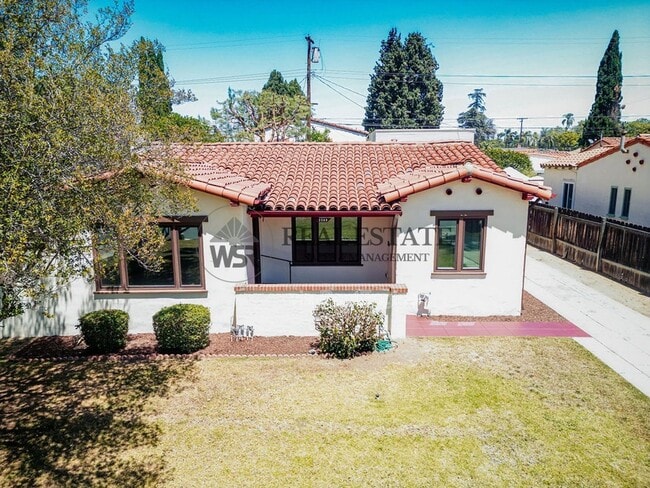 Photo - 3569 Bandini Ave
