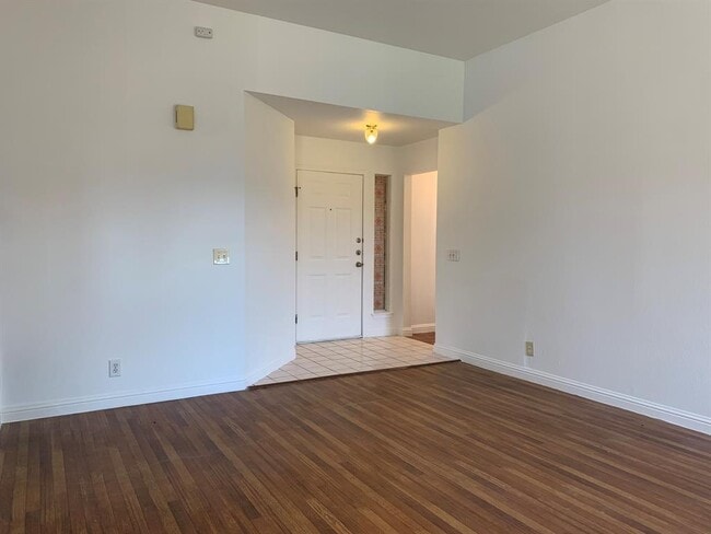 Photo - 210 Evergreen Cir