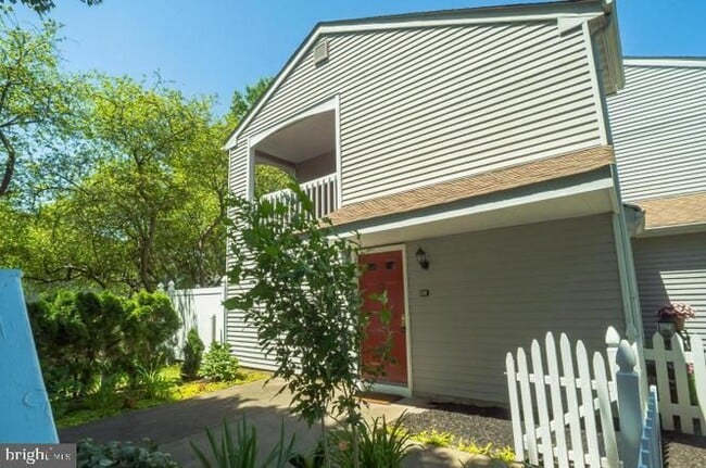 Photo - 1659B Trellis Cir