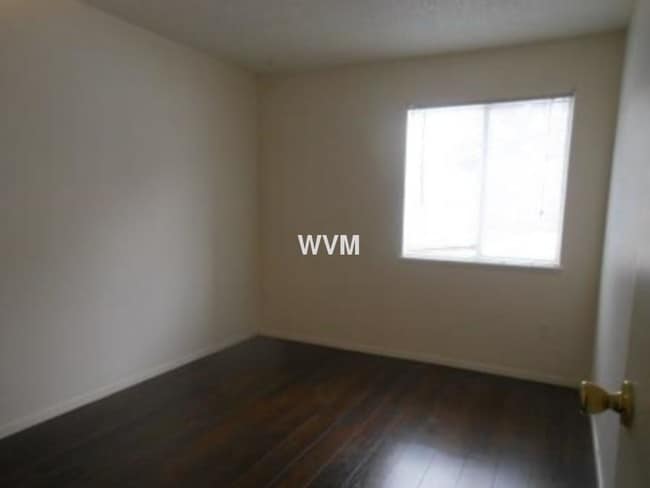 Photo - Knollwood Condos near Mississippi and Cham...