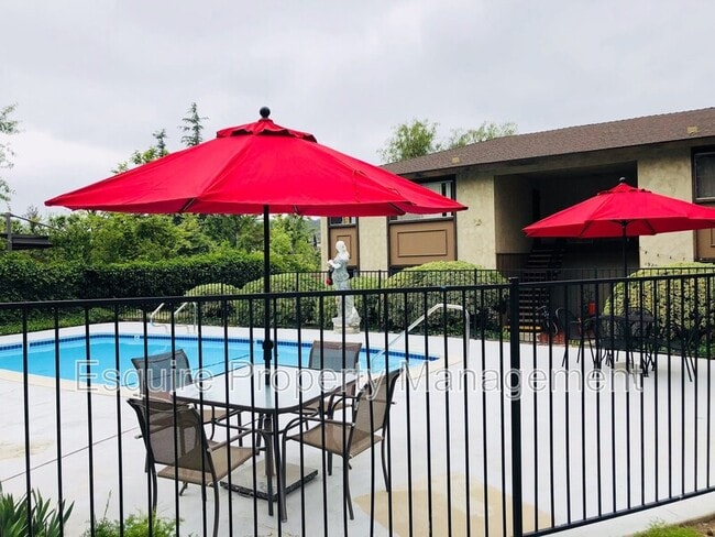 Photo - 1940 Los Feliz Dr Unit 1940N