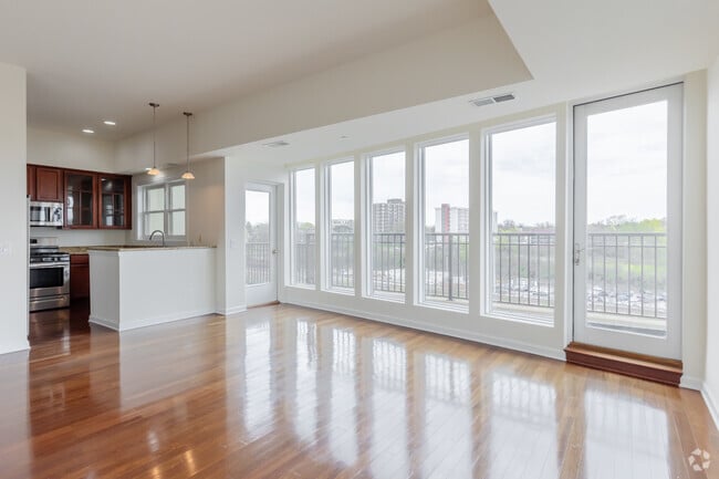 Interior Photo - Fountain Square