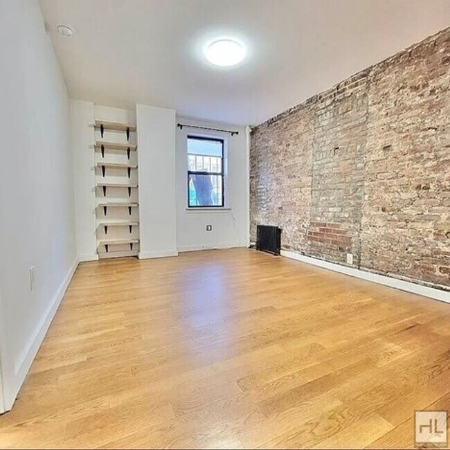 GREENE AVENUE / Spacious 1-Bed 1-Bath / Mi... - GREENE AVENUE / Spacious 1-Bed 1-Bath / Mi... Apartment Unit 1B