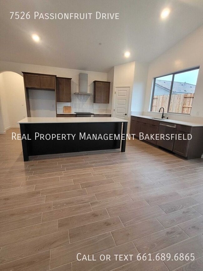 Photo - 7526 Passionfruit Dr