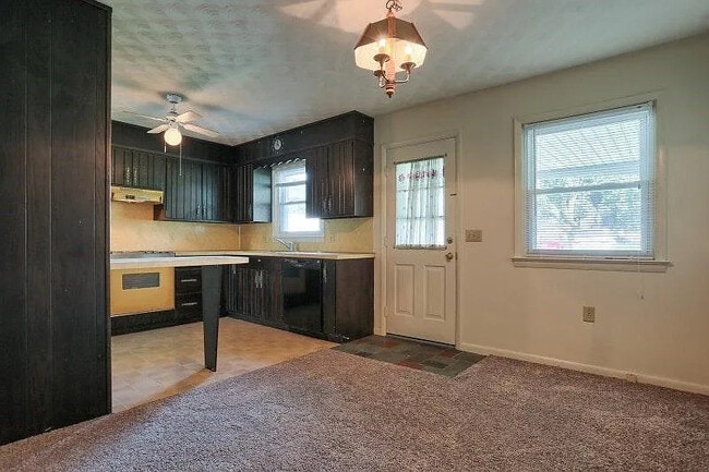 Photo - 451 W Main Ave