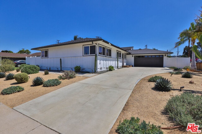 Building Photo - 12831 Red Hill Ave