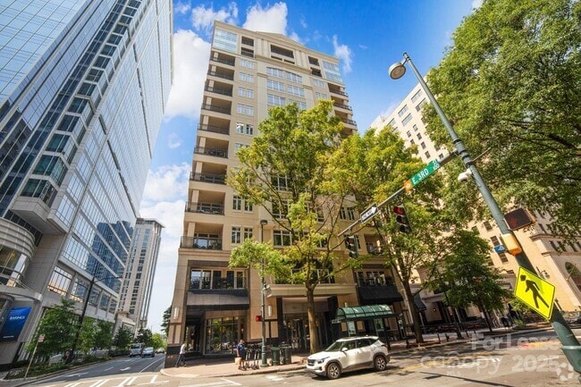 Building Photo - 230 S Tryon St Unit 511 Rental