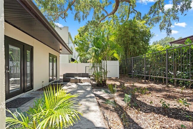 Photo - 3002 W De Leon St