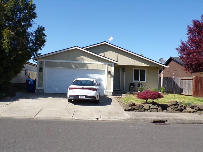 Building Photo - 759 N Sunrise Dr