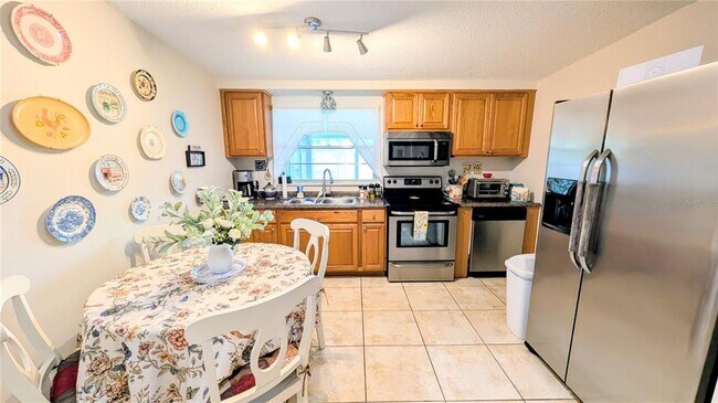 19 Lamplight Ln