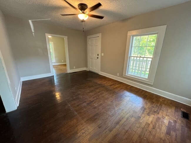 Photo - 3 Bedrooms, 1 Bathroom - Home in North Rome!