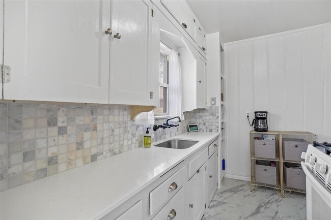 Photo - Apartment in Arlington Heights