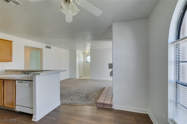 Building Photo - 2963 Juniper Hills Blvd Unit 204